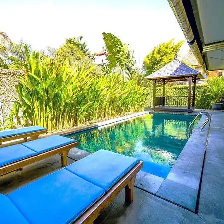 Villa Logan - Kuta - 5 Bedroom - 3 Bathroom Villa - Great Location